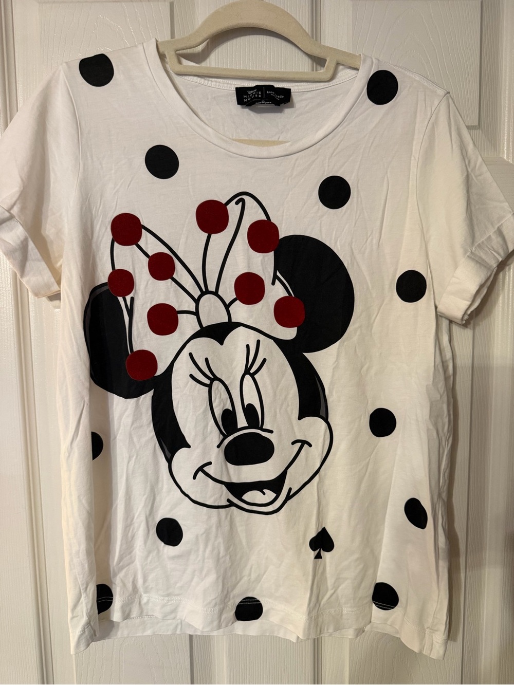 Kate Spade  Minnie Mouse Tee with Black Print and Red Bow Dots NWOT Size Medium